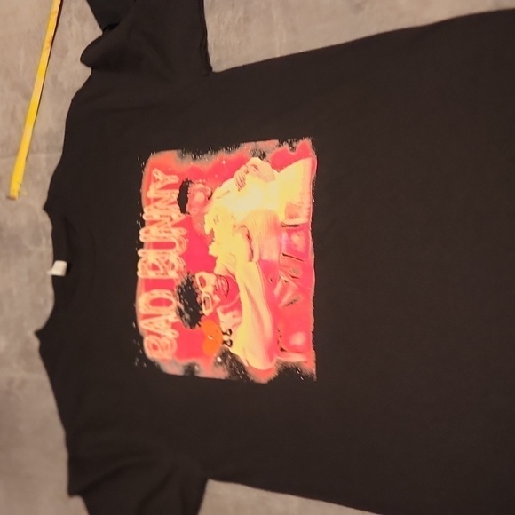 Bad Bunny TShirt - Picture 1 of 3